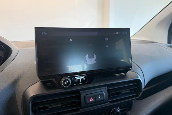 Blå Peugeot e-Rifter fra 2025