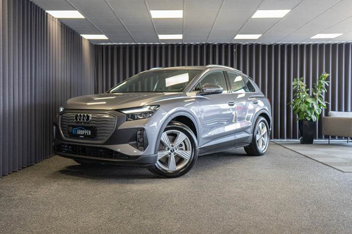 Grå Audi Q4 e-tron fra 2024