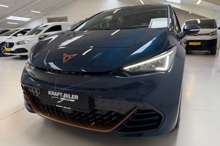 Blå Cupra Born fra 2023