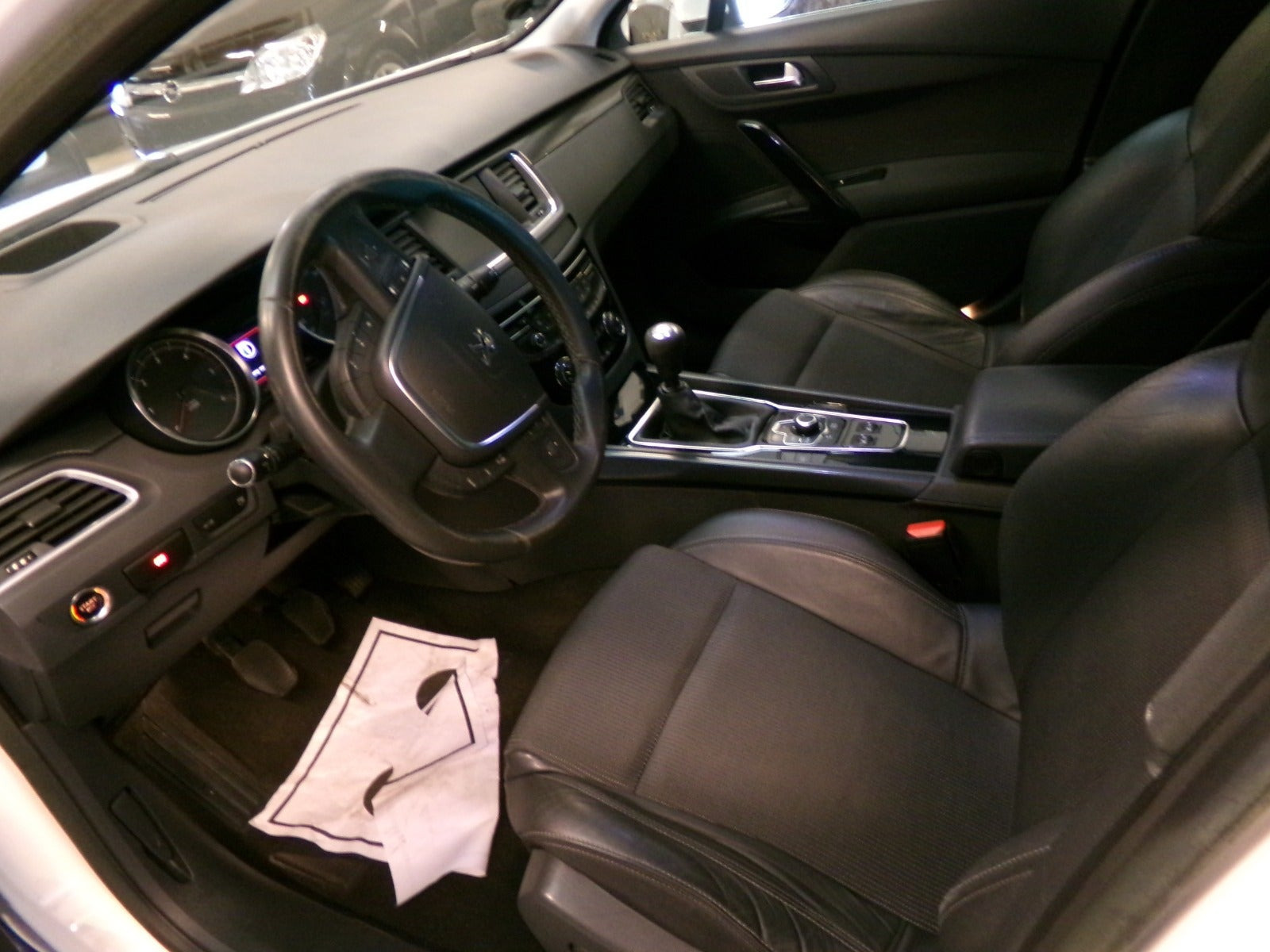 Hvid Peugeot 508 fra 2013