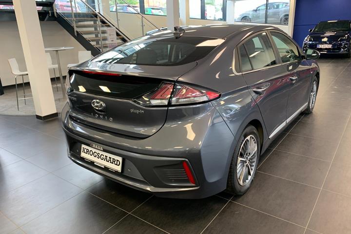 Grå Hyundai Ioniq fra 2020