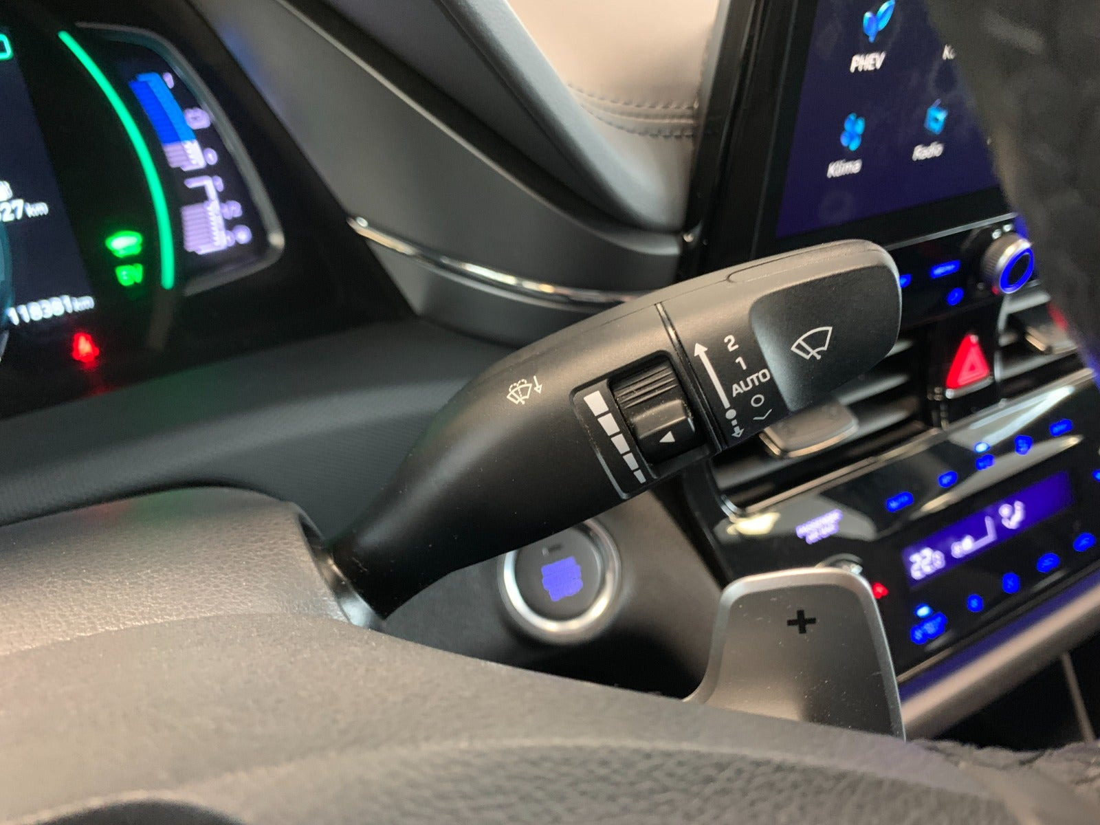 Grå Hyundai Ioniq fra 2020