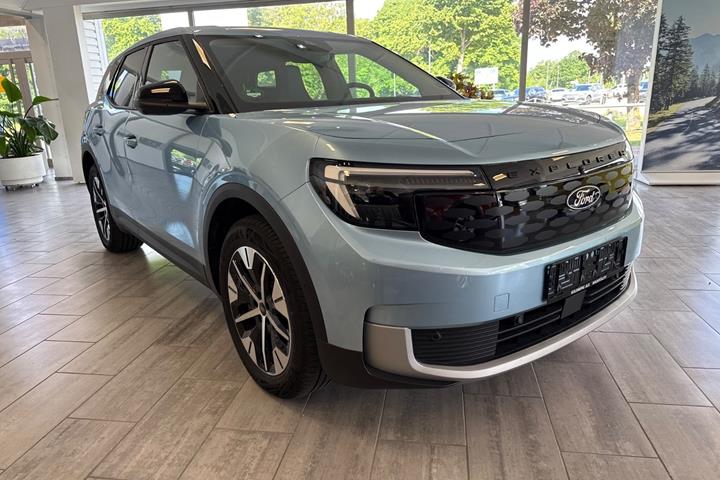 Blå Ford Explorer fra 2025