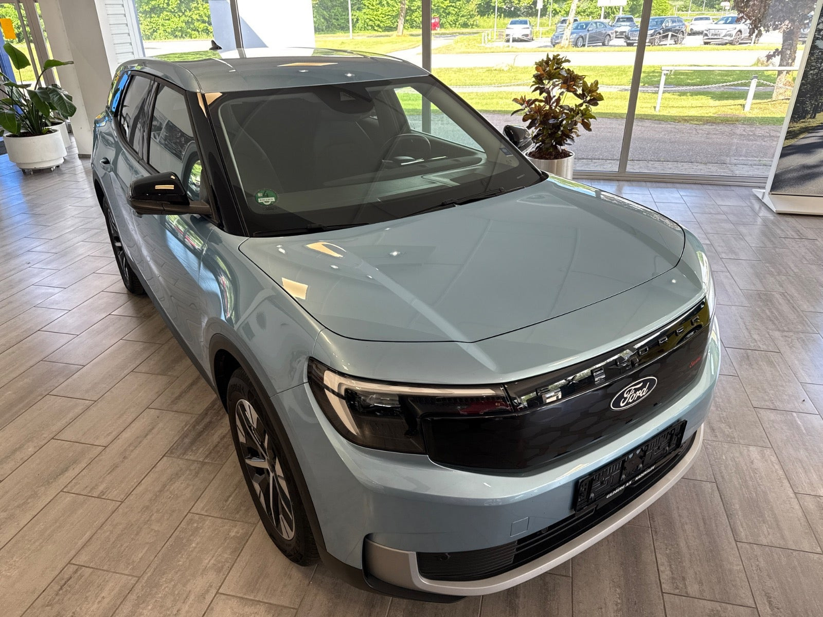 Blå Ford Explorer fra 2025