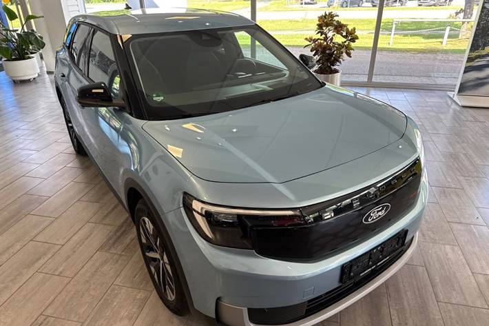 Blå Ford Explorer fra 2025