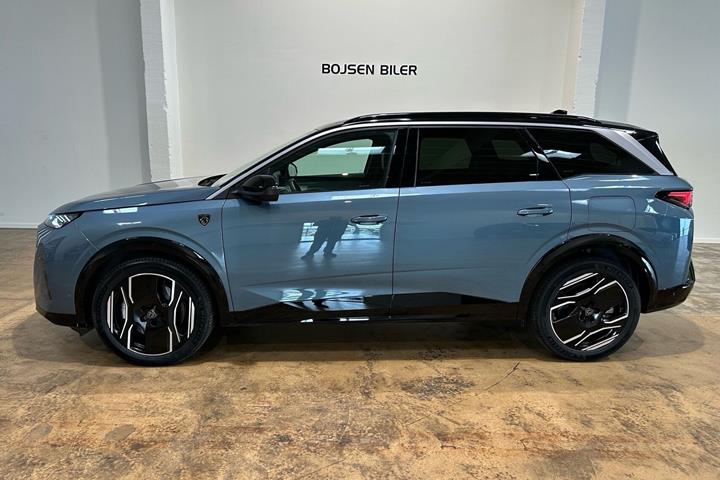 Blå Peugeot e-5008 fra 2025