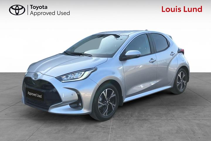 Sølv Toyota Yaris fra 2025 set udefra