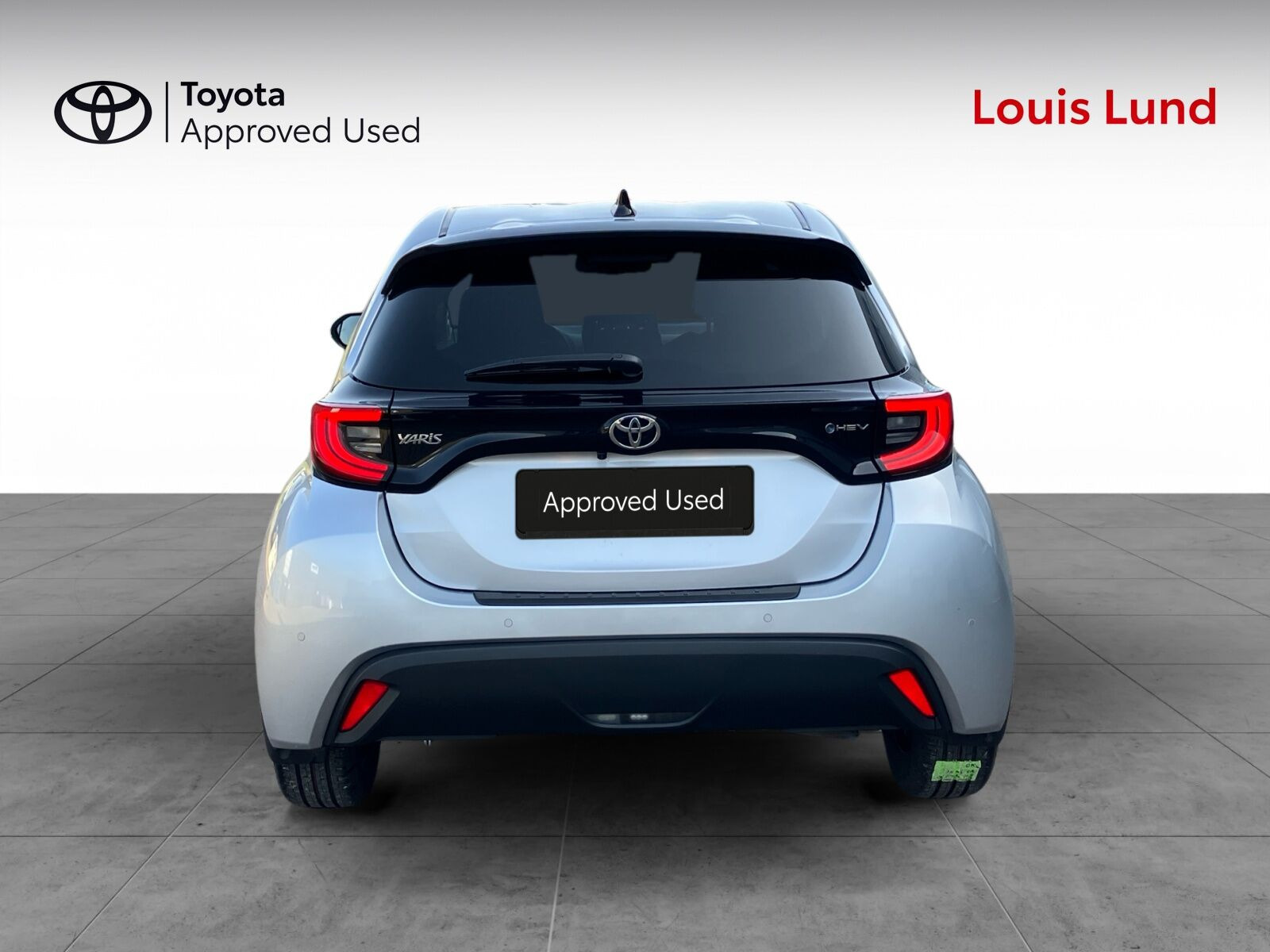 Sølv Toyota Yaris fra 2025