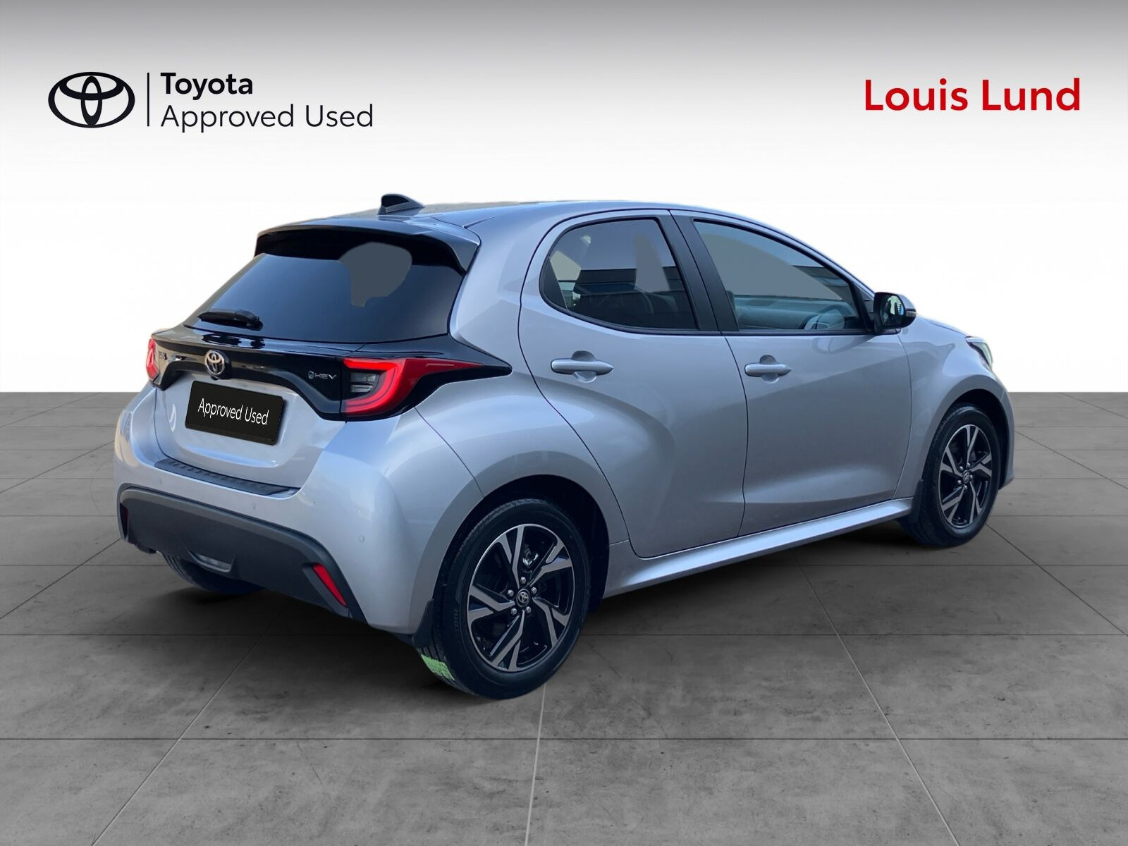 Sølv Toyota Yaris fra 2025