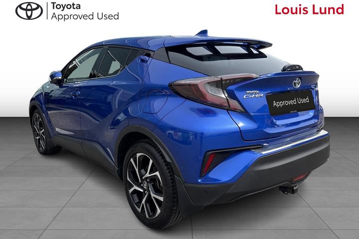 Blå Toyota C-HR fra 2019