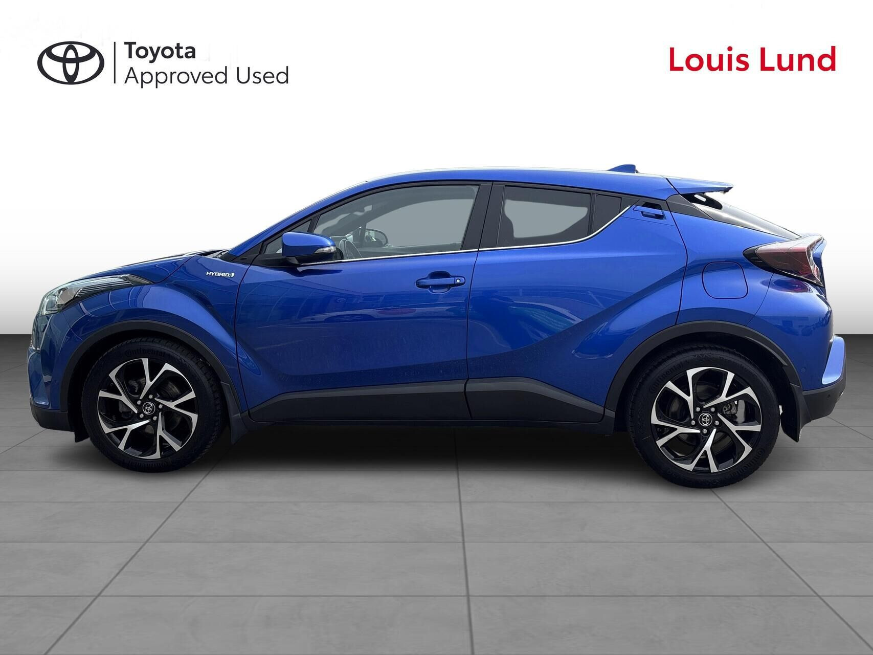 Blå Toyota C-HR fra 2019