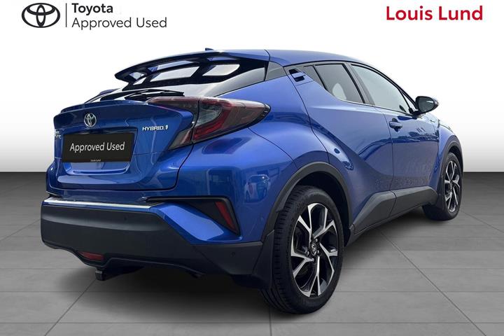 Blå Toyota C-HR fra 2019