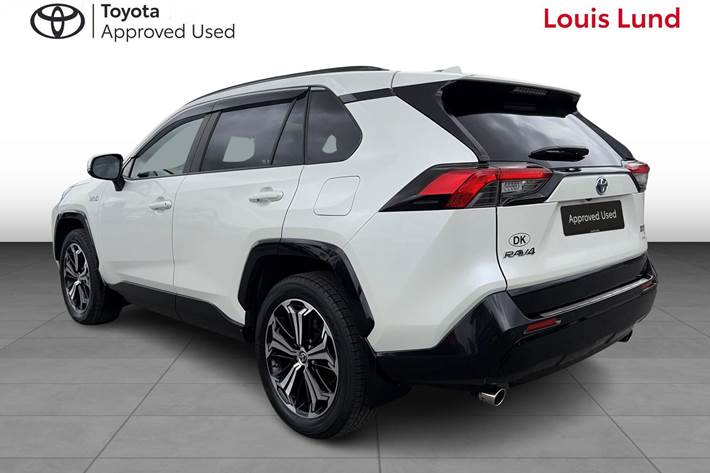 Hvid Toyota RAV4 Plug-in fra 2021