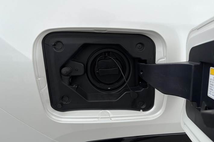 Hvid Toyota RAV4 Plug-in fra 2021