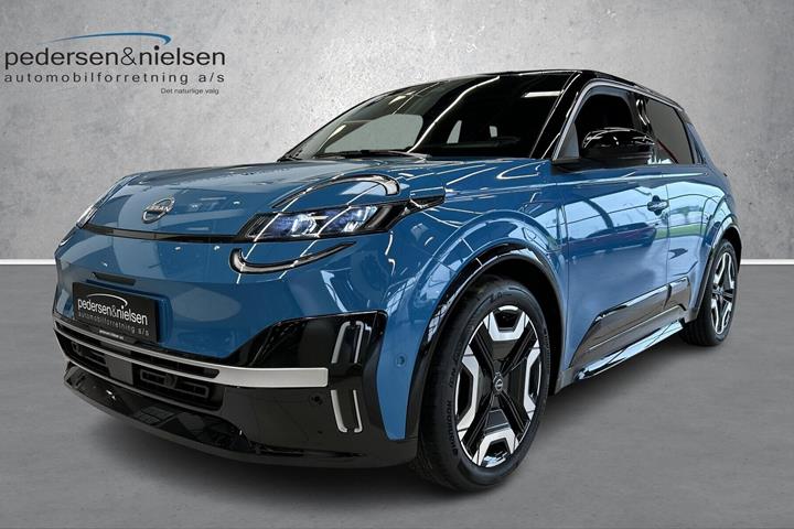 Sort Nissan Micra fra 2026 set udefra