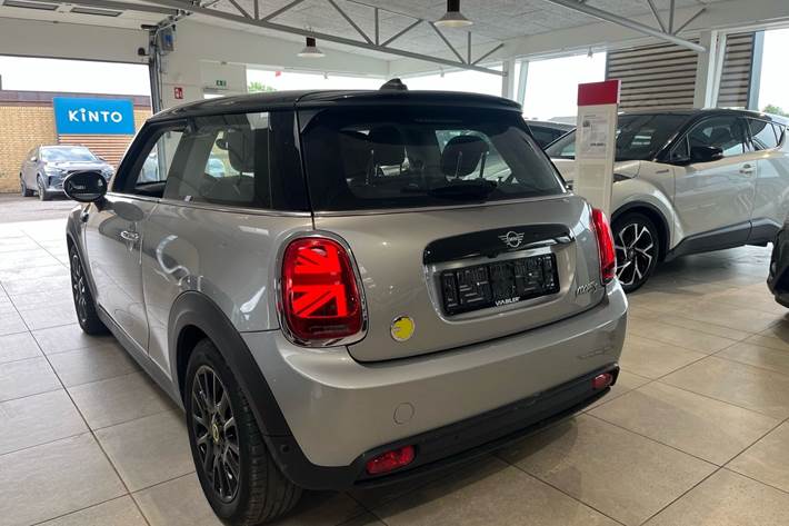 Grå Mini Cooper fra 2023