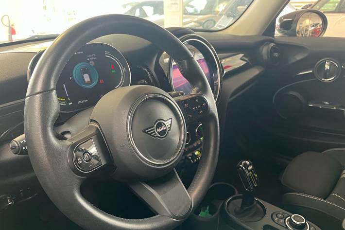Grå Mini Cooper fra 2023