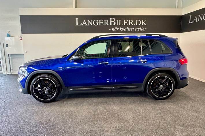 Blå Mercedes GLB35 fra 2021