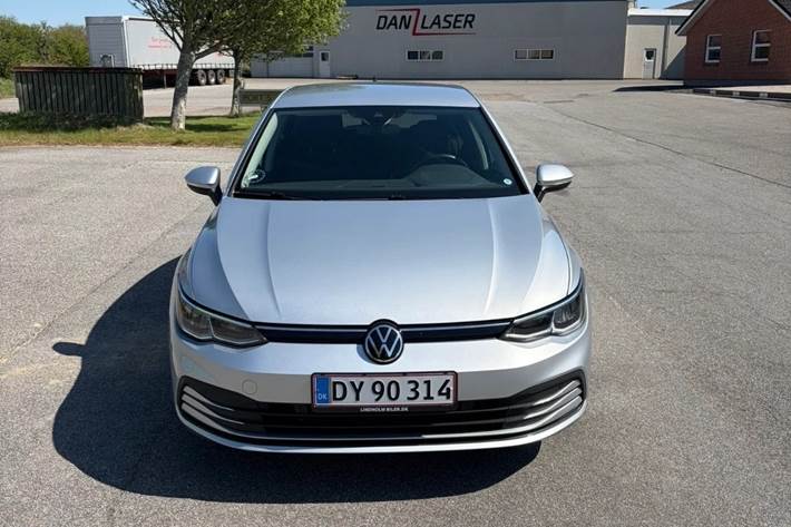 Sølv VW Golf VIII fra 2021