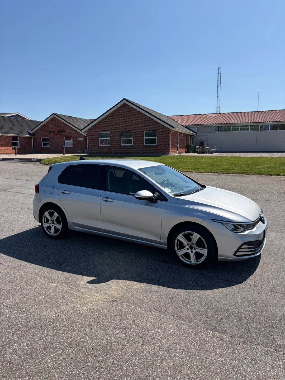 Sølv VW Golf VIII fra 2021