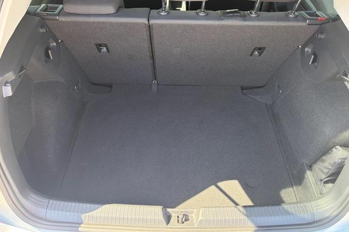 Sølv VW Golf VIII fra 2021