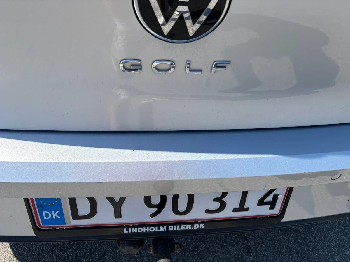 Sølv VW Golf VIII fra 2021