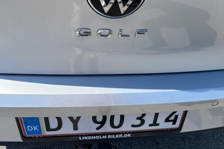 Sølv VW Golf VIII fra 2021