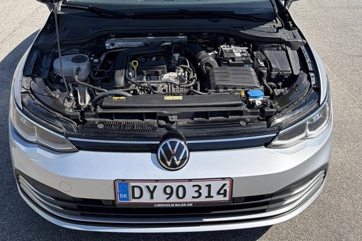 Sølv VW Golf VIII fra 2021