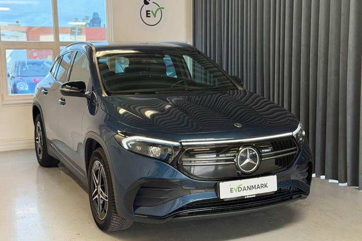 Blå Mercedes EQA250 fra 2021 set udefra