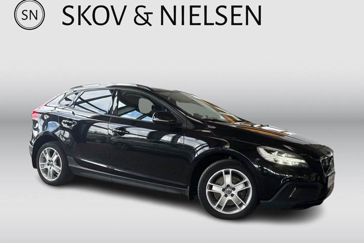 Sort Volvo V40 CC fra 2016
