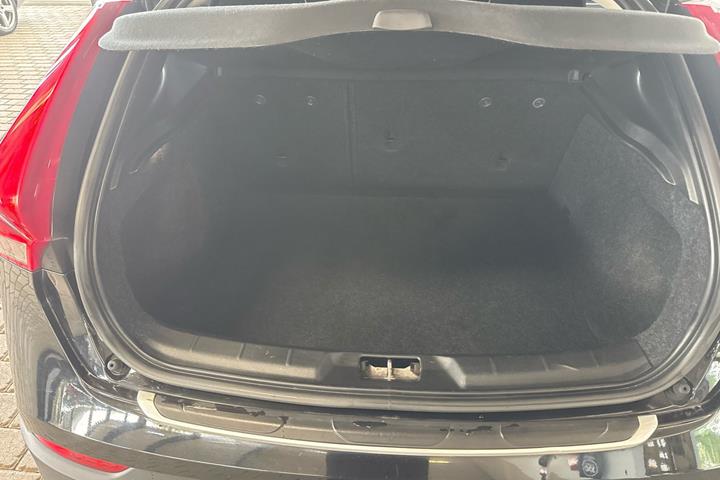 Sort Volvo V40 CC fra 2016