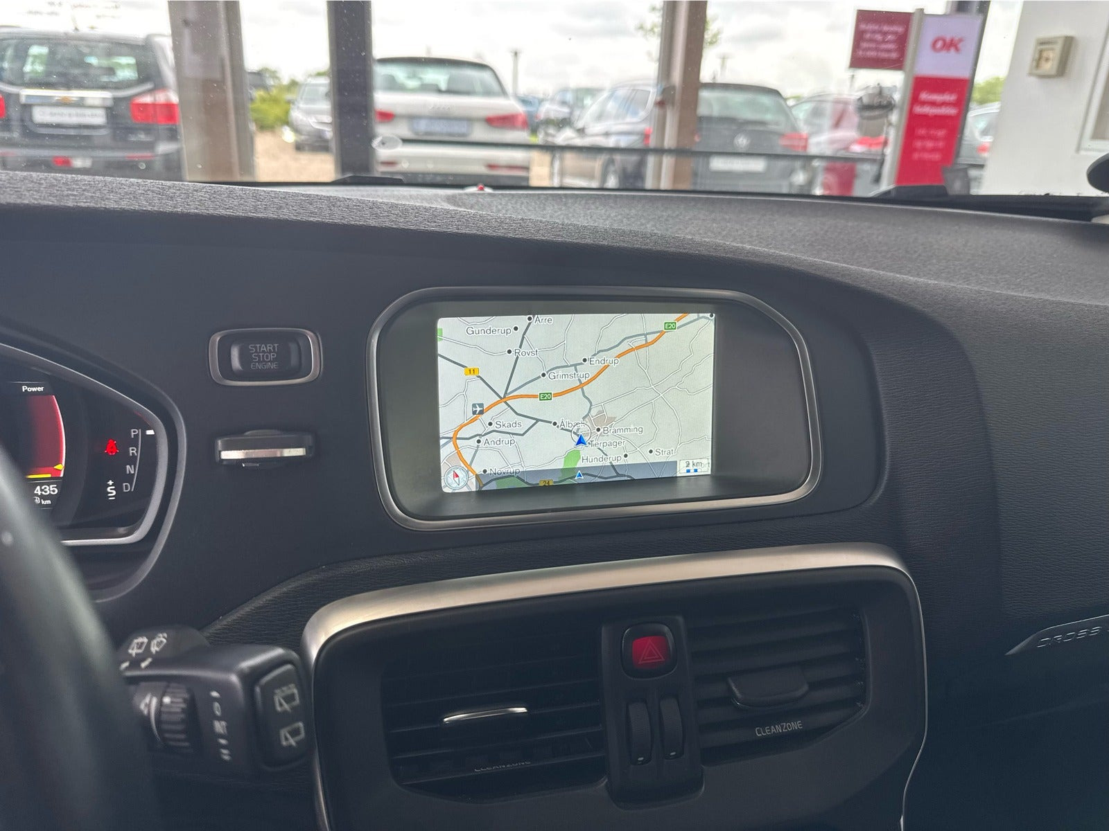 Sort Volvo V40 CC fra 2016