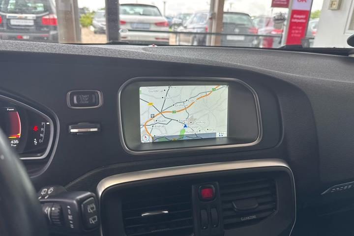 Sort Volvo V40 CC fra 2016