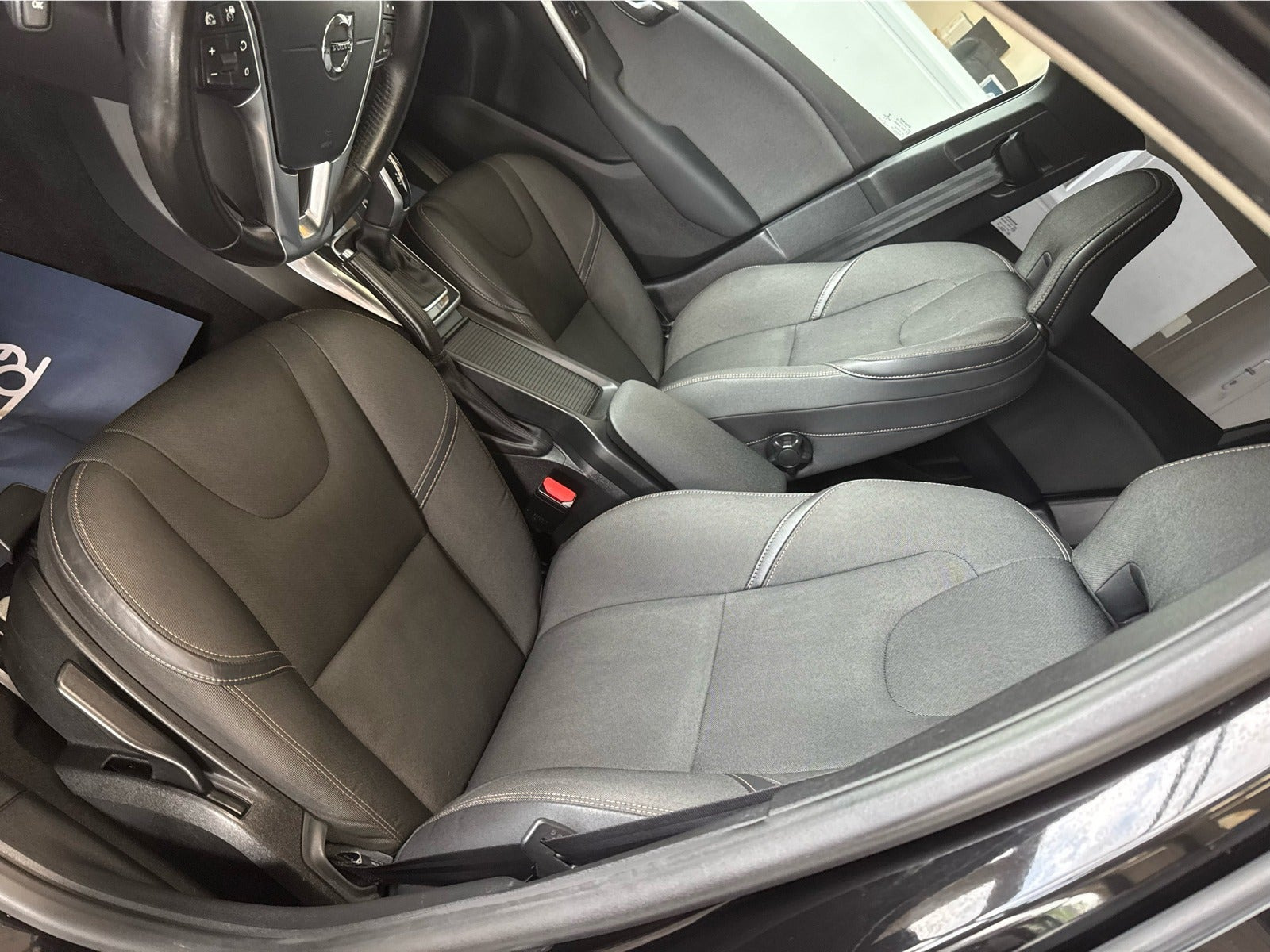Sort Volvo V40 CC fra 2016