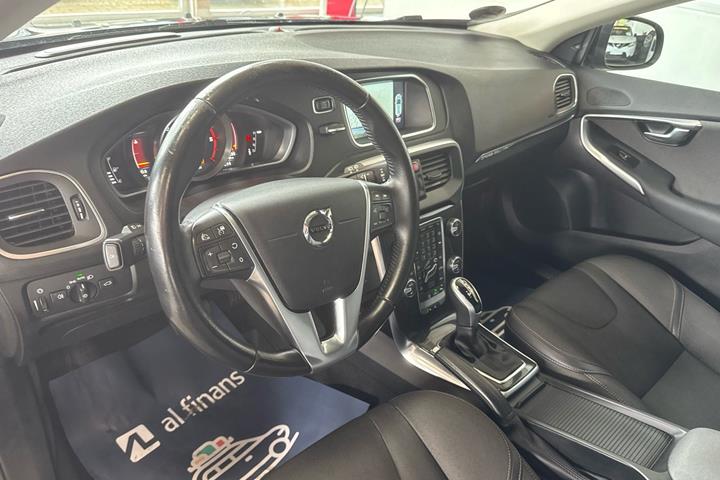 Sort Volvo V40 CC fra 2016