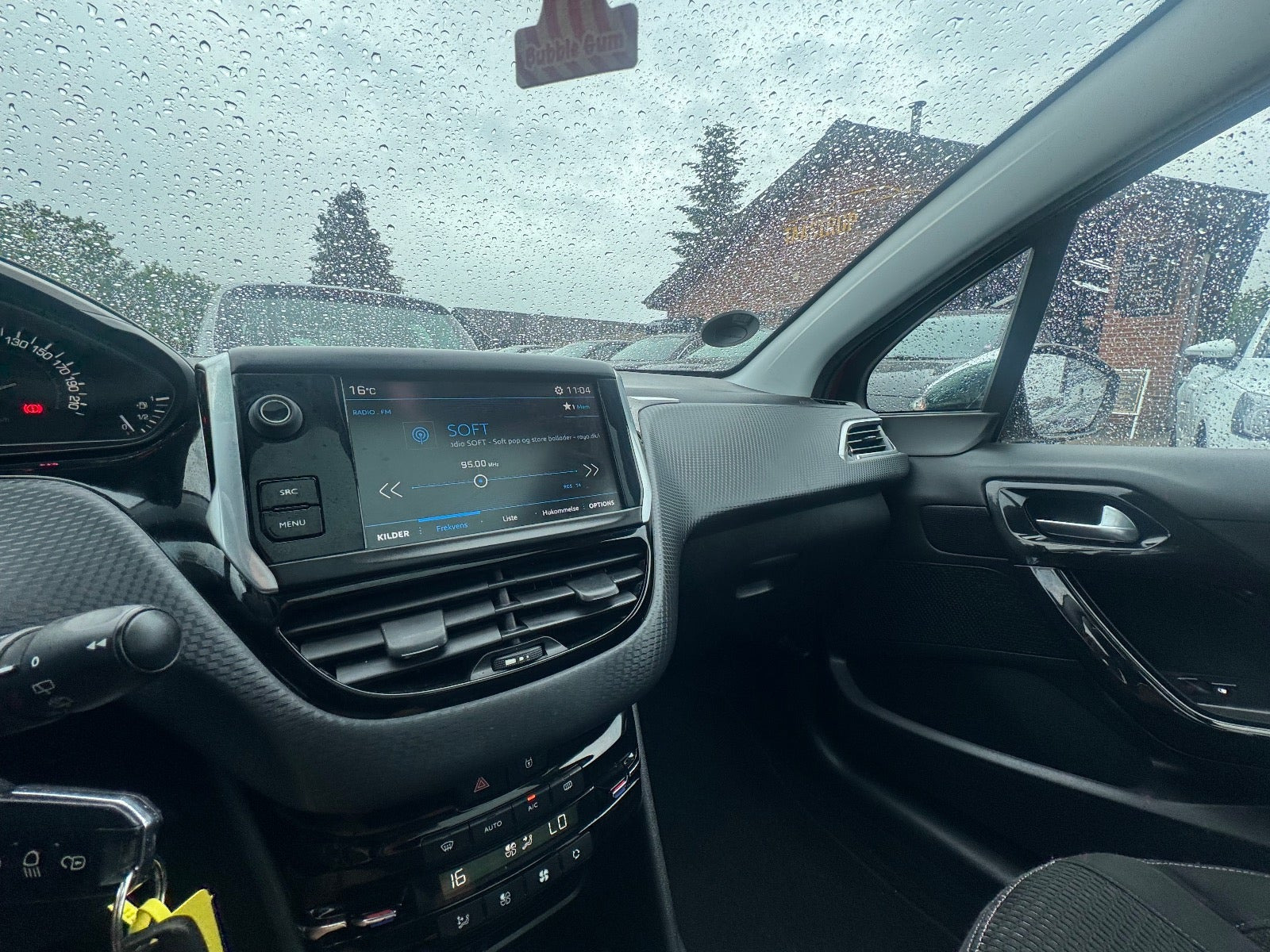 undefined Peugeot 208 fra 2017