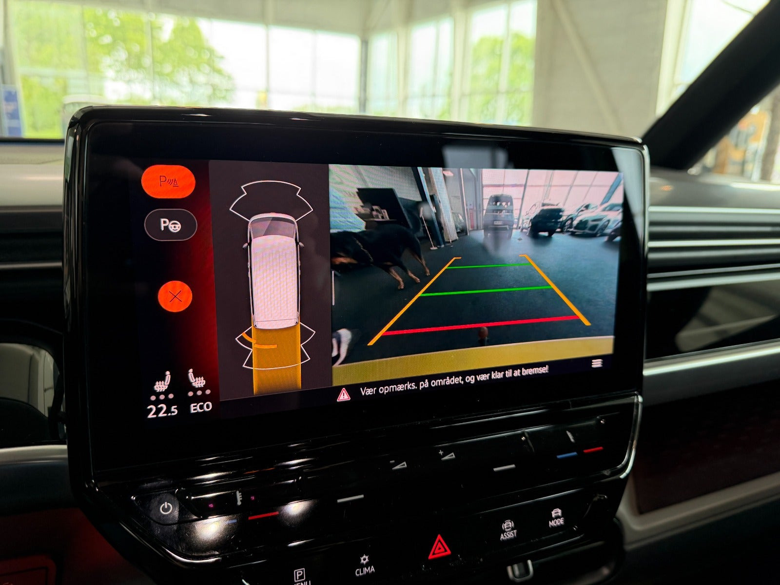 Gul VW ID.Buzz fra 2023