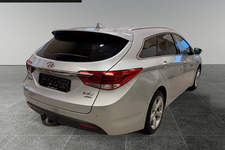 Sølv Hyundai i40 fra 2017