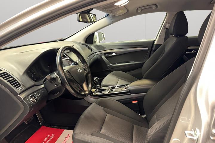 Sølv Hyundai i40 fra 2017