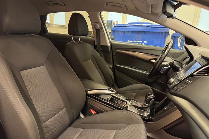 Sølv Hyundai i40 fra 2017