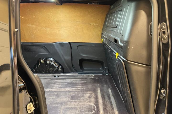 Sort Opel Combo fra 2019