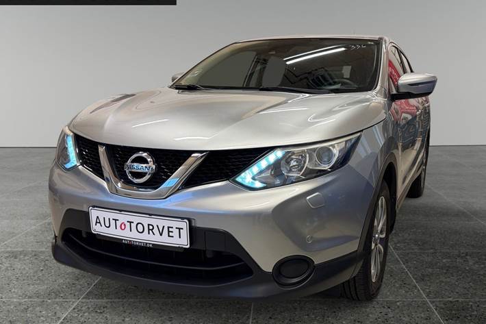 Sølv Nissan Qashqai fra 2014