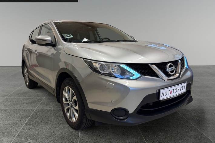 Sølv Nissan Qashqai fra 2014
