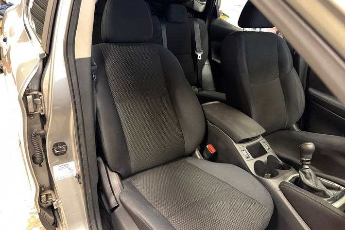 Sølv Nissan Qashqai fra 2014