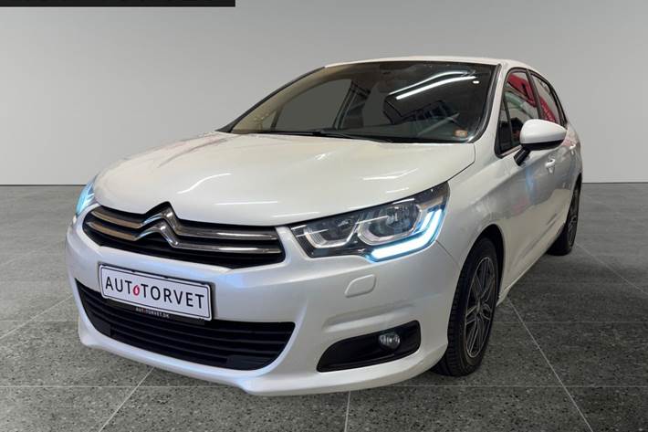 Hvid Citroën C4 fra 2018 set udefra