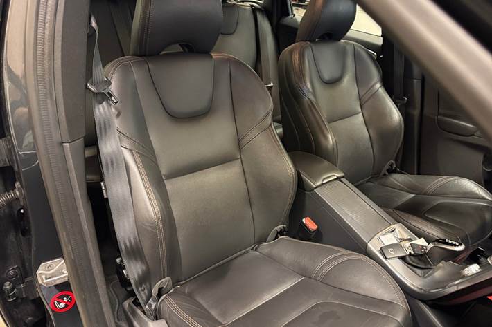 Grå Volvo XC60 fra 2017