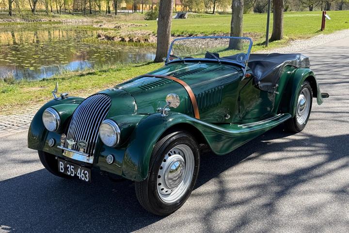Grøn Morgan Plus 4 fra 1956