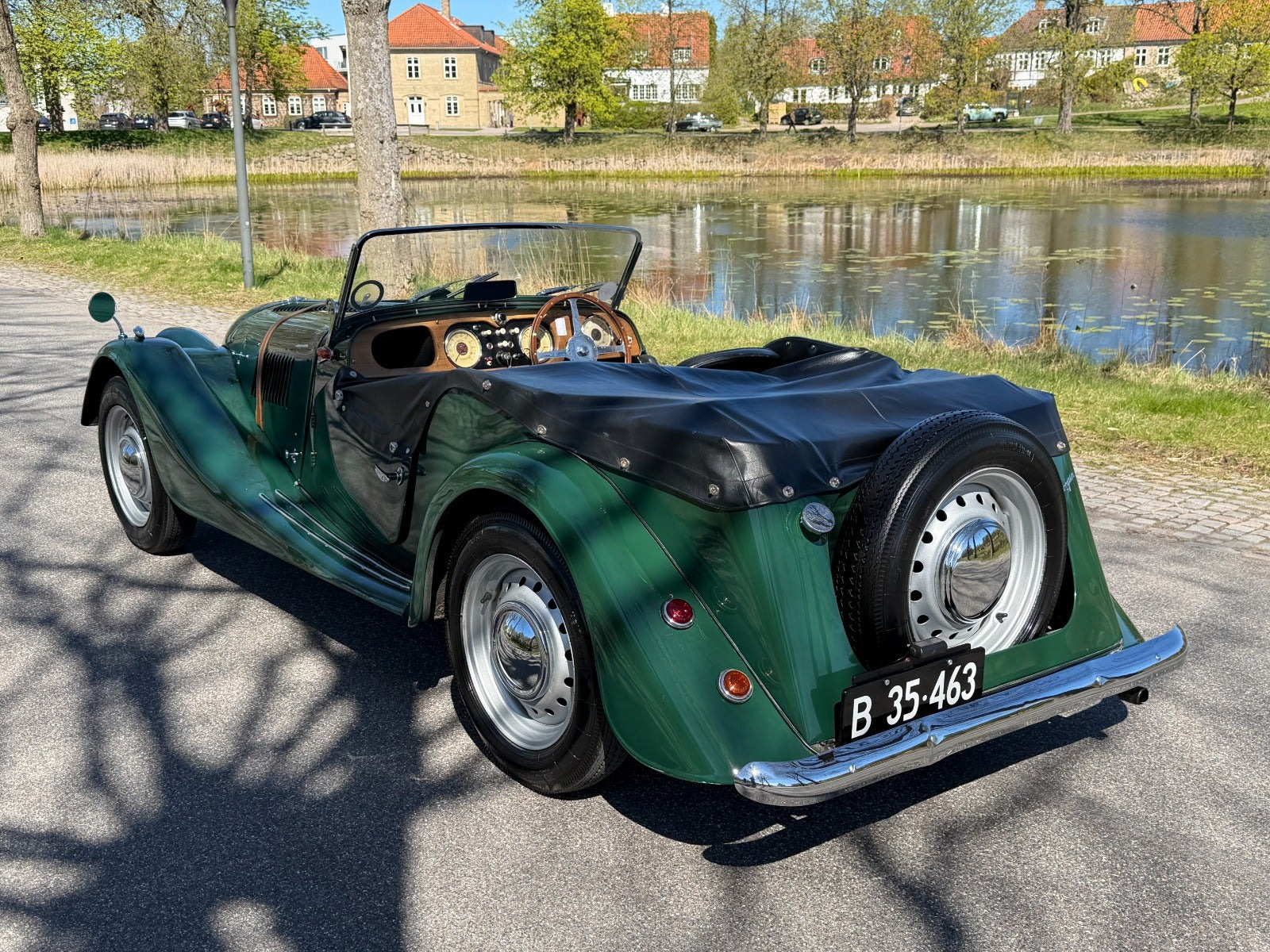 Grøn Morgan Plus 4 fra 1956