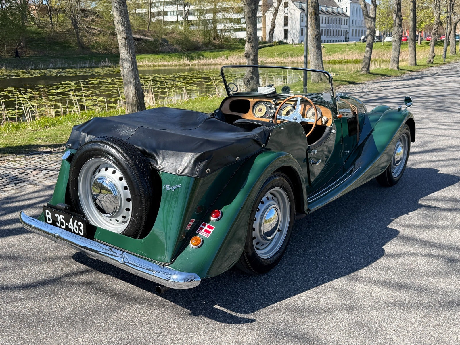 Grøn Morgan Plus 4 fra 1956