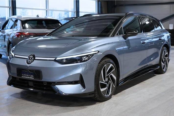 Blå VW ID.7 fra 2025 set udefra